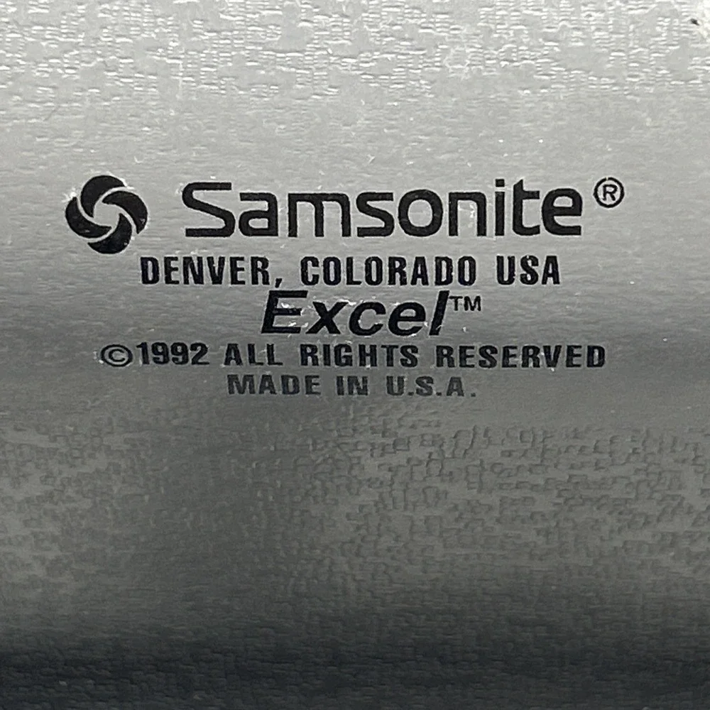 Vintage 1992 Samsonite Excel Hard Shell Train Case Cosmetic Makeup w/ Keys EUC